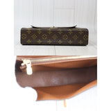 Louis Vuitton 24072313 (Very Good Condition)