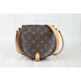 Louis Vuitton 24082005 (Good Condition)