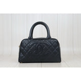 Chanel 24092607 (Very Good Condition)