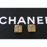 Chanel P24110118 (Very Good Condition)