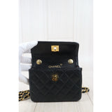 Chanel Y24082603 (Good Condition)