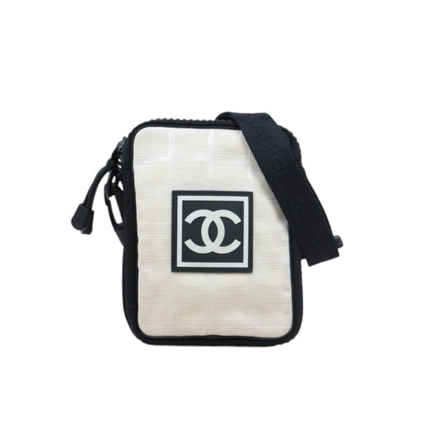 Chanel  V24103118 (Good Condition)