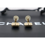 Chanel P24110118 (Very Good Condition)