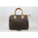 Louis Vuitton 24102207 (Good Condition)