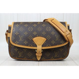 Louis Vuitton 24090406 (Good Condition)