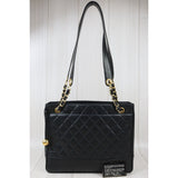 Chanel W24080704 (Very Good Condition)