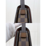 Louis Vuitton 24091932 (Very Good Condition)