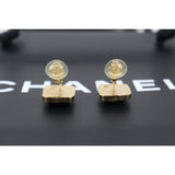 Chanel P24110118 (Very Good Condition)