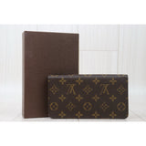 Louis Vuitton 24101907 (Very Good Condition)